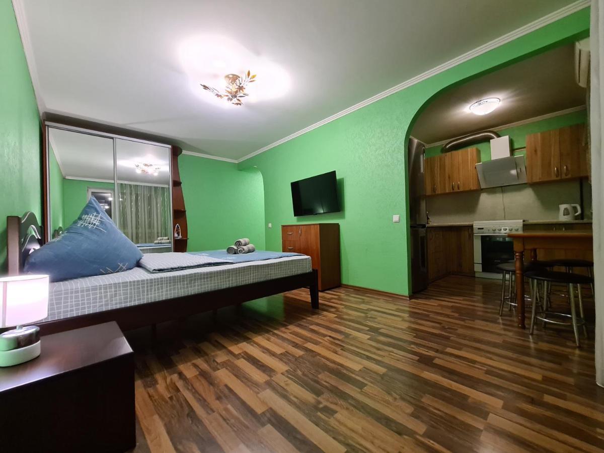 1-Room View Apartment Near Inturist On Sobornyi Avenue 143, By Grandhome Zaporizhia Εξωτερικό φωτογραφία
