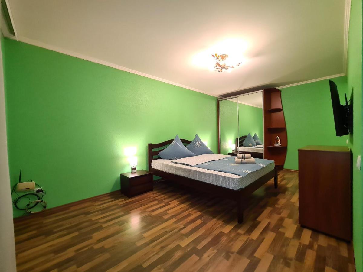 1-Room View Apartment Near Inturist On Sobornyi Avenue 143, By Grandhome Zaporizhia Εξωτερικό φωτογραφία
